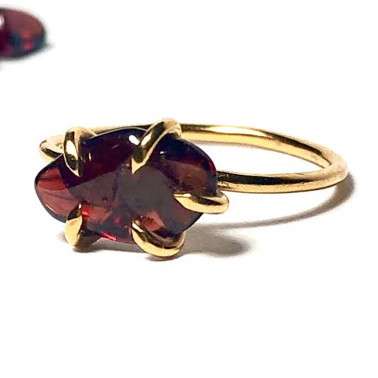 Granat-Geburtsstein-Ring für den Großhandel von Anne Swain Jewelry