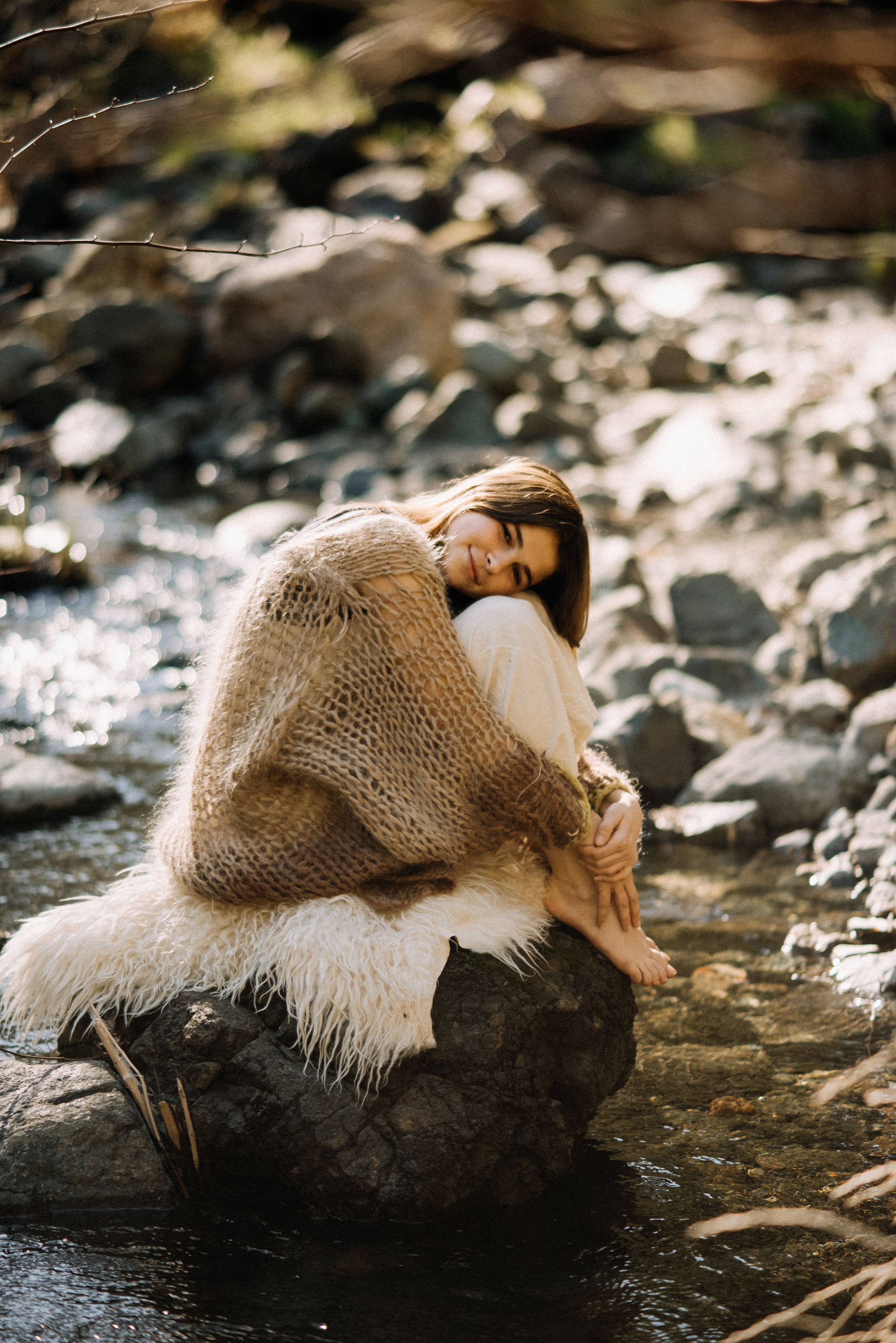 HoogaHooga - Wholesale Throw Blanket - Lottie Icelandic Sheepskin4