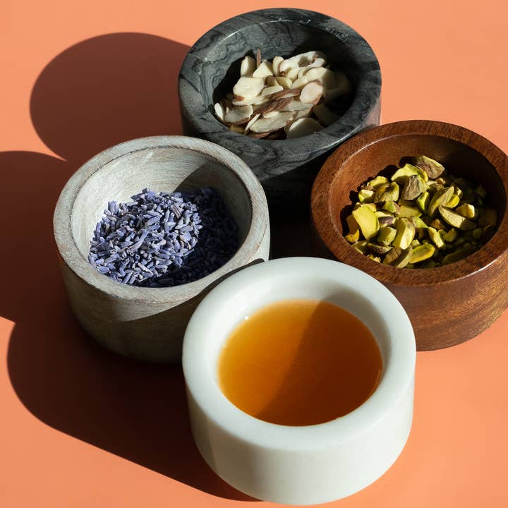 Made Market Co. – Tábua de queijos por atacado – Conjunto de mini placa de mármore e madeira9