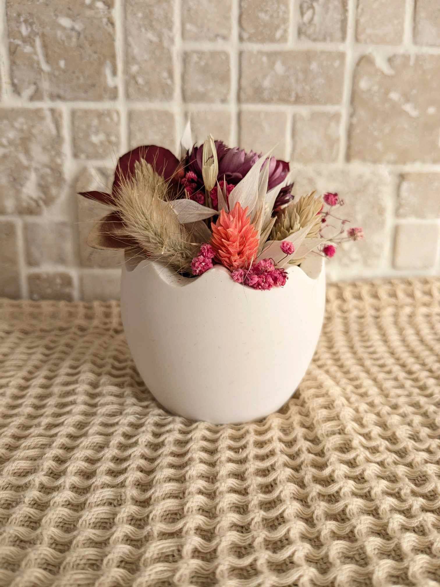 Maison Oline – Objeto de mesa decorativo por atacado – Decoração de Páscoa - casca de ovo com flores secas4