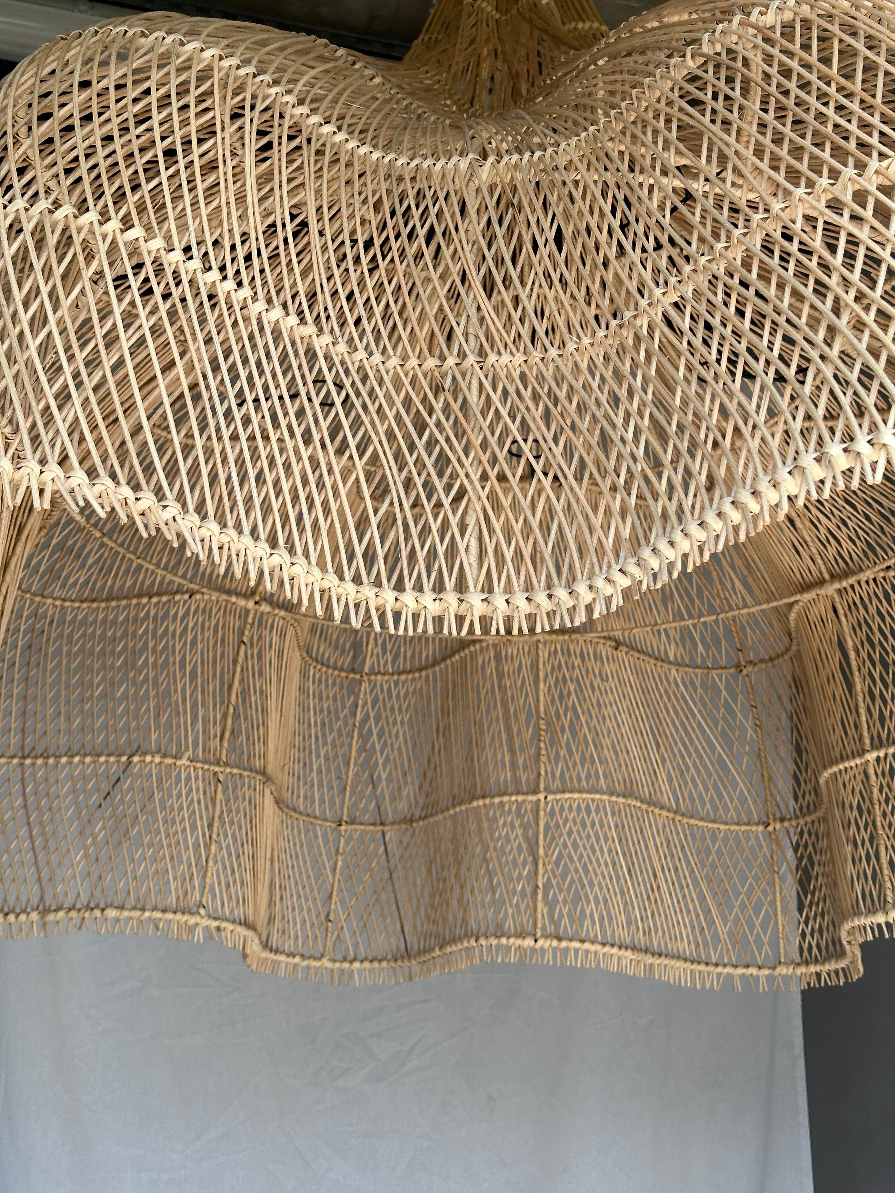 Office Objets - Wholesale Chandelier/Hanging Light - Immense rattan suspension in the shape of a flower, tulip, corolla H:1m; D:1m5031