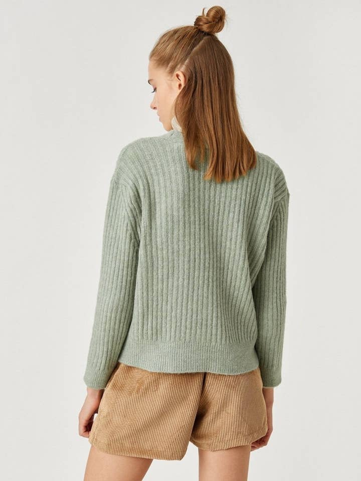 Cardigan morbido con scollo a V in salvia per la vendita all'ingrosso da parte di Usolo Outfitters