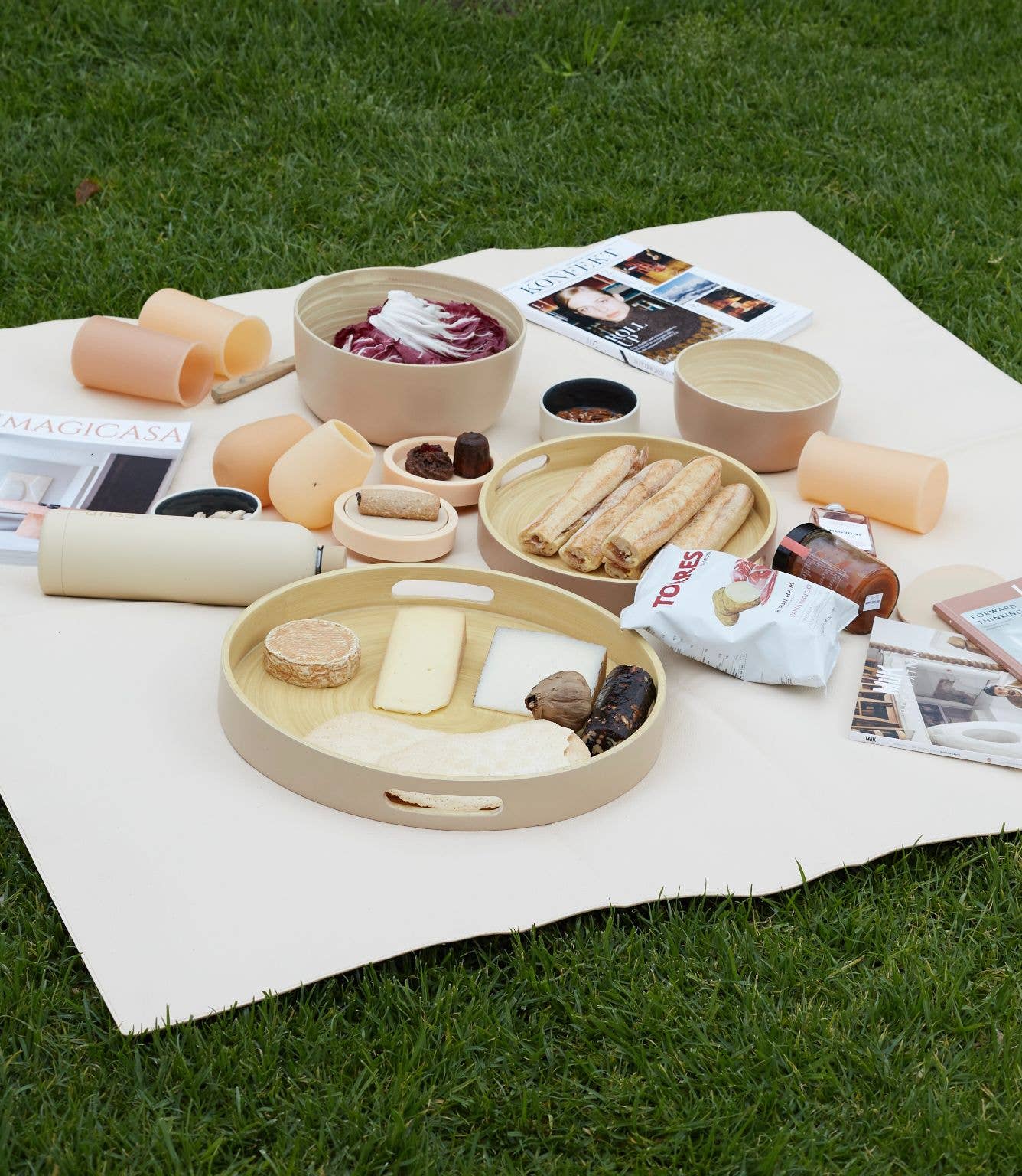 porter green | style + sustainability - Wholesale Picnic Blanket - Wheat + Oat | Privv | Vegan Leather Waterproof Picnic Rug5