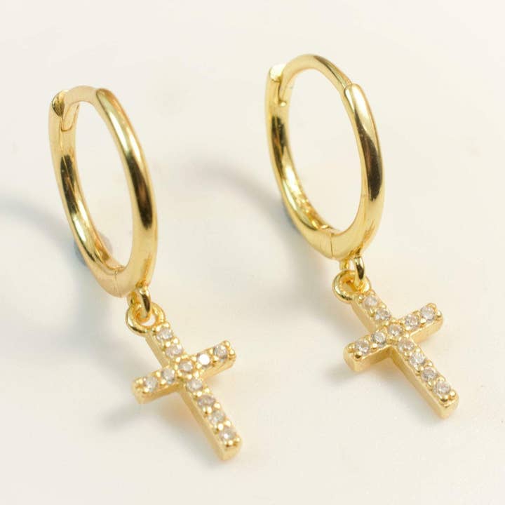 Boucles d’oreilles créoles avec croix pour la vente par Diat