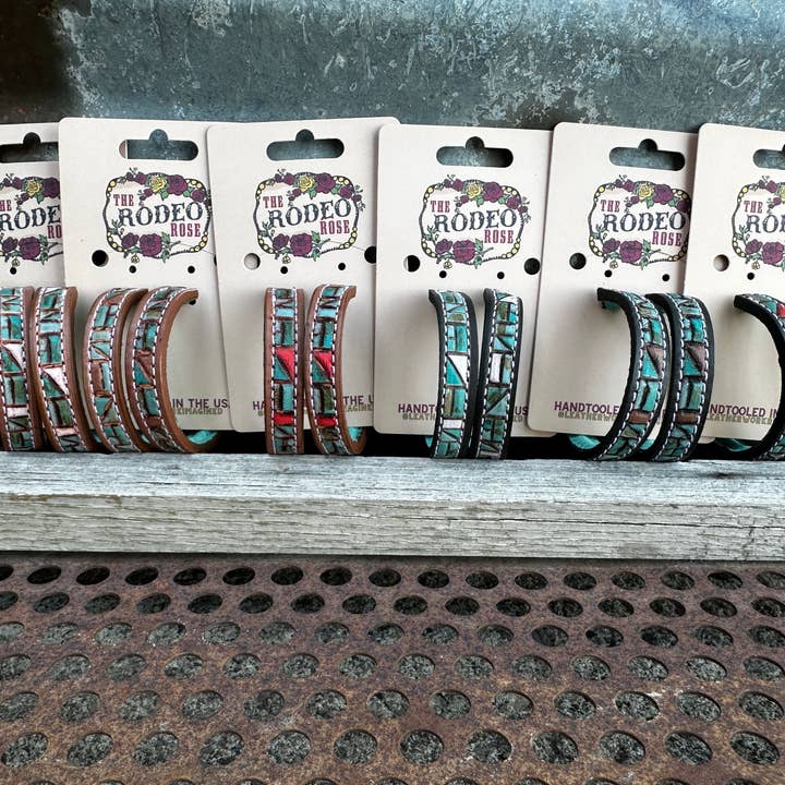 Pendientes de Aro de Cuero Turquesa Mosaico 50mm Vaquera Rodeo Western Cowboy para venta al por mayor de The Rodeo Rose