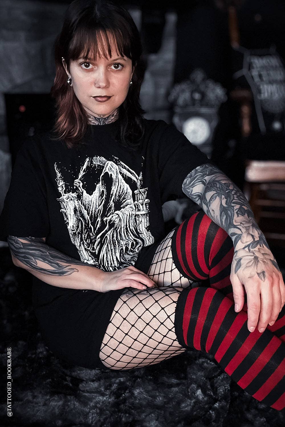 vampirefreaks - Wholesale Socks - Women's - Fishnet Garter Thigh High Socks [Black/Red]4