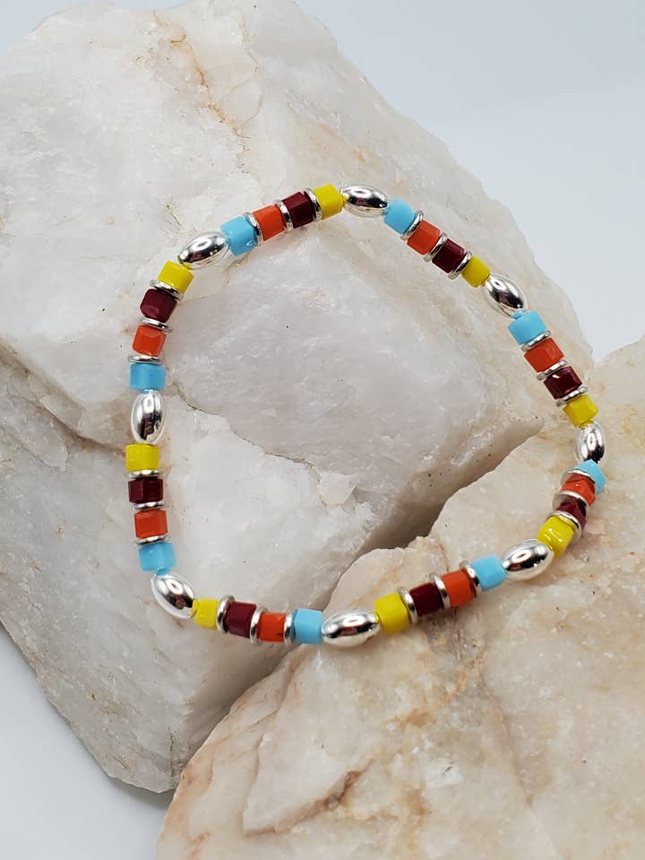 Bracelet stretch, fin, verre multicolore et argent, Circus pour la vente par Jezabel Adornment