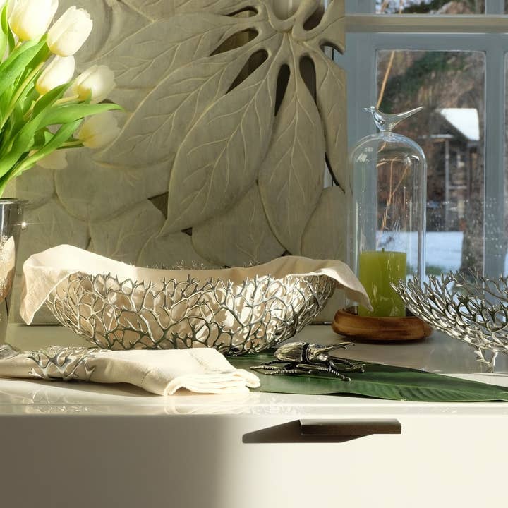 SueBeeker Interiors – wholesale Dekorativ tallrik/fat/skål – Vacker båtskål i hårdtenn