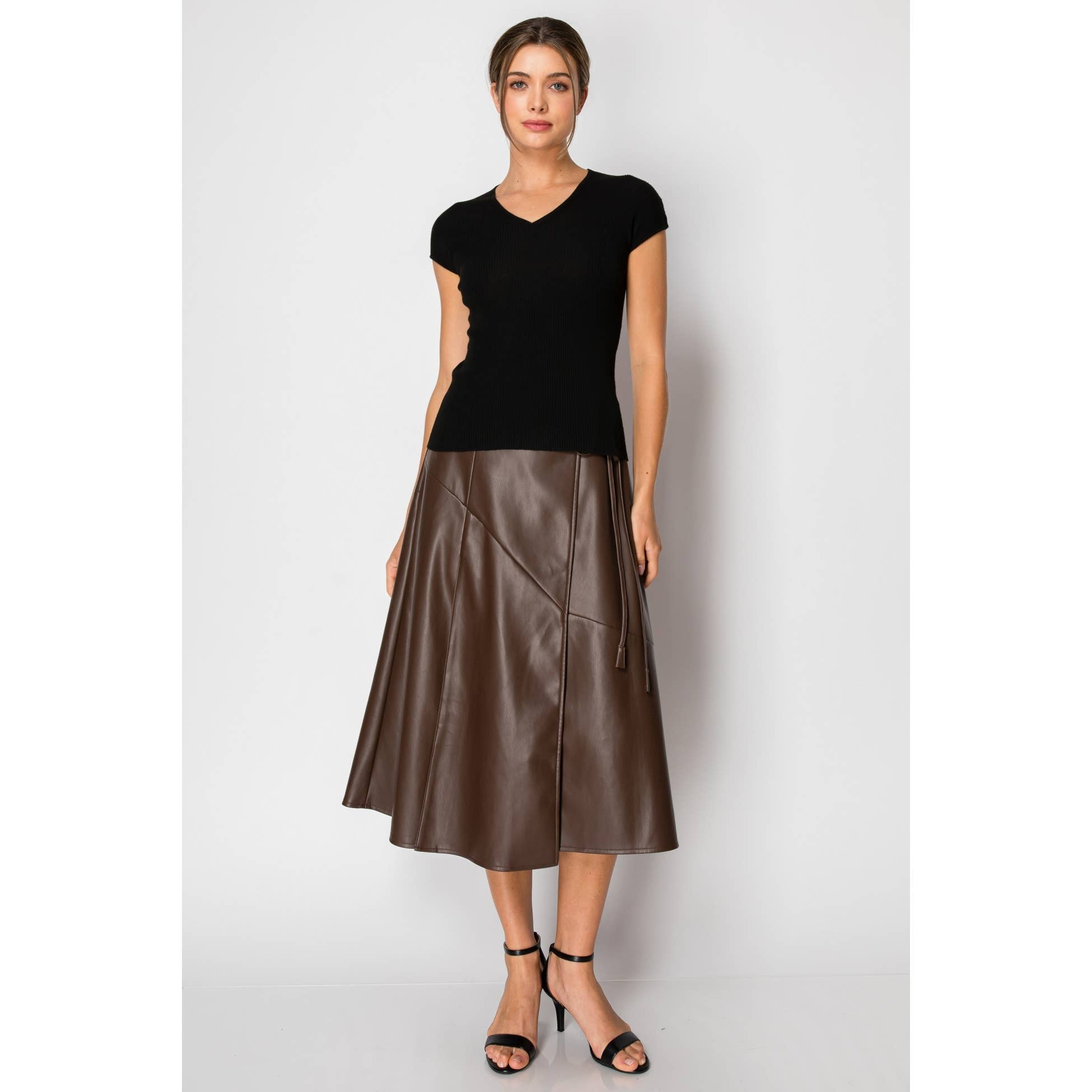 INA - Vente Chemisier – femme - Haut en maille côtelée à manches courtes et col en V14