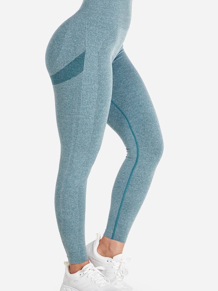 Leggings Peachy con efecto scrunch para venta al por mayor de Famme