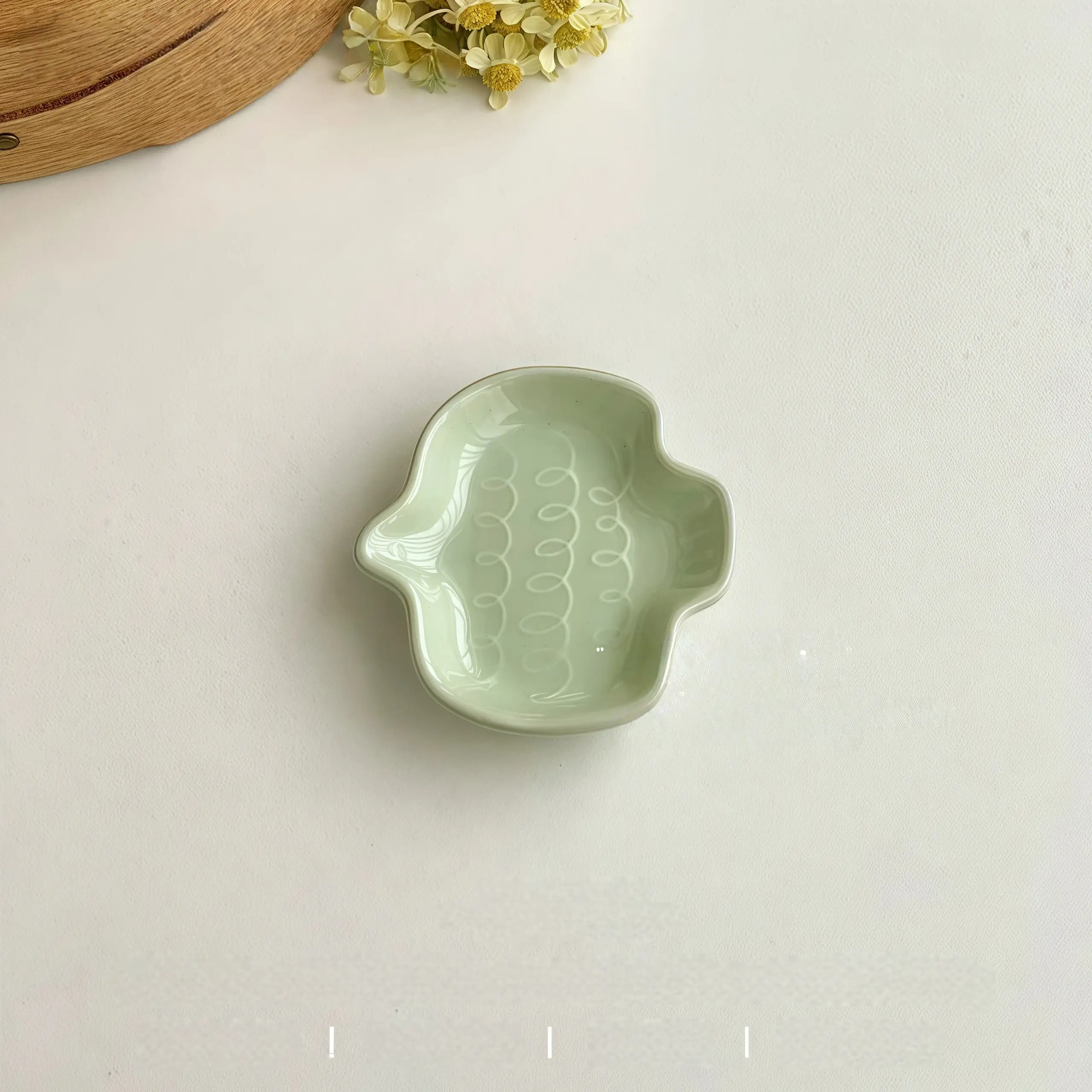 Otterware - Wholesale Condiment/Dip Bowl - Aesthetic Bird Ceramic Dipping Dish (White/Green/Red)1