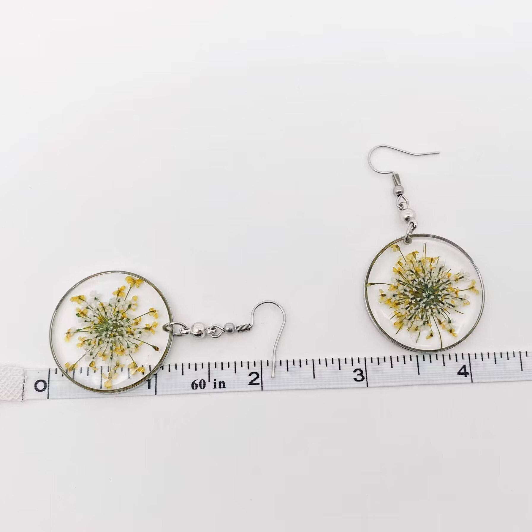 Mio Queena - Wholesale Dangle Earrings - Queen Anne's Lace Round Pendant Dried Flowers Earrings - PDF4