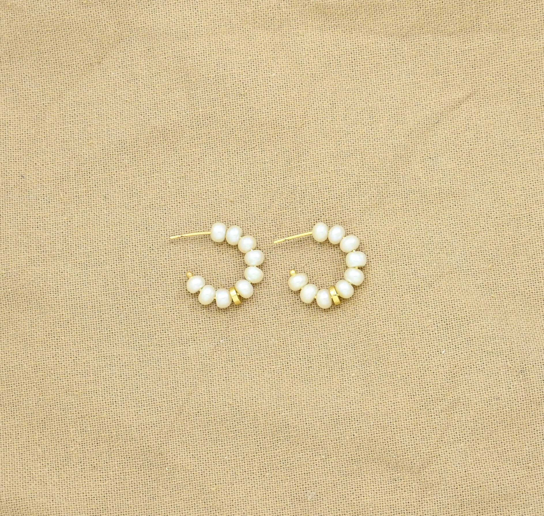 Schmuckoo Berlin - Wholesale Hoop Earrings - Pearl Gold Plated Hoop Earrings2