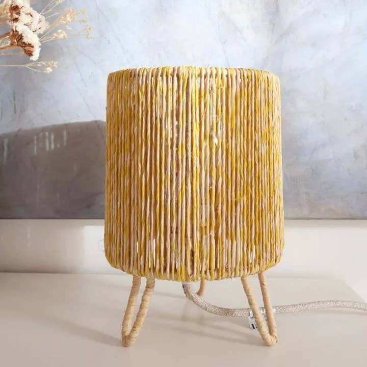 Lâmpada de mesa em ráfia tecida à mão por atacado de HandHappiness