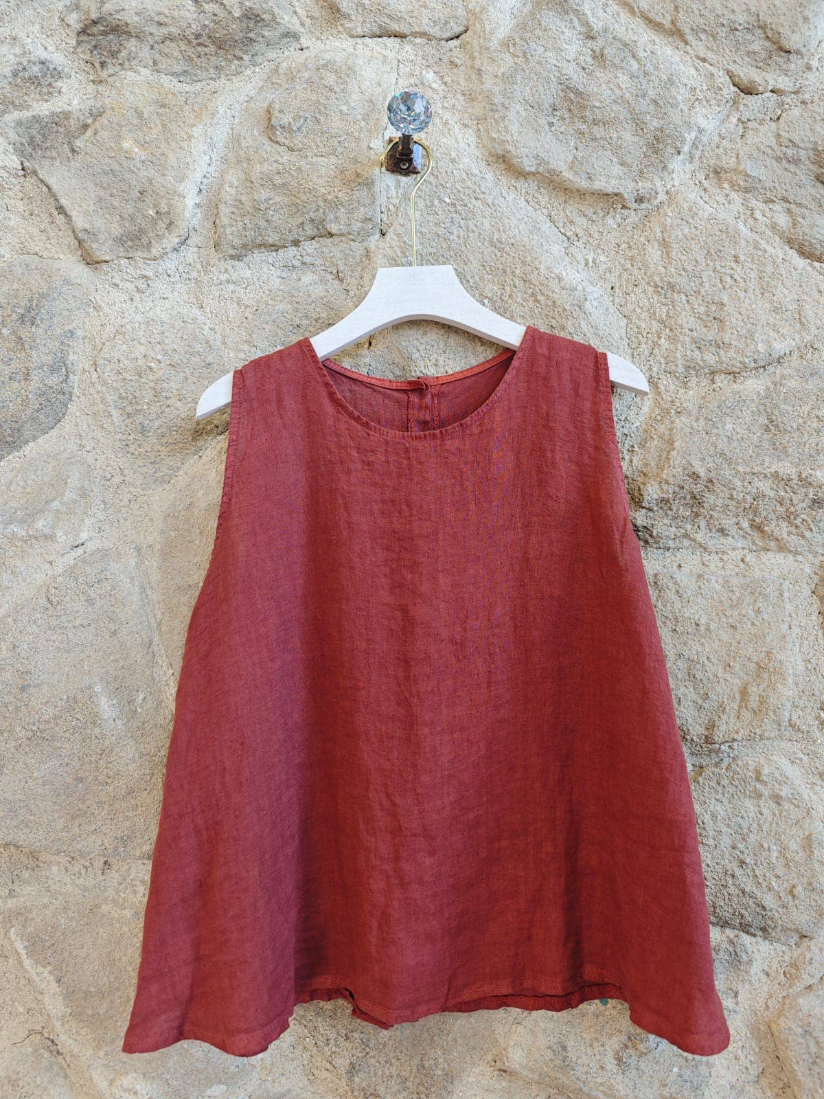 Linen & More - Wholesale T-Shirt - Women's - REF 5299 SLEEVELESS SHIRT BUTTONS 100% LINEN1