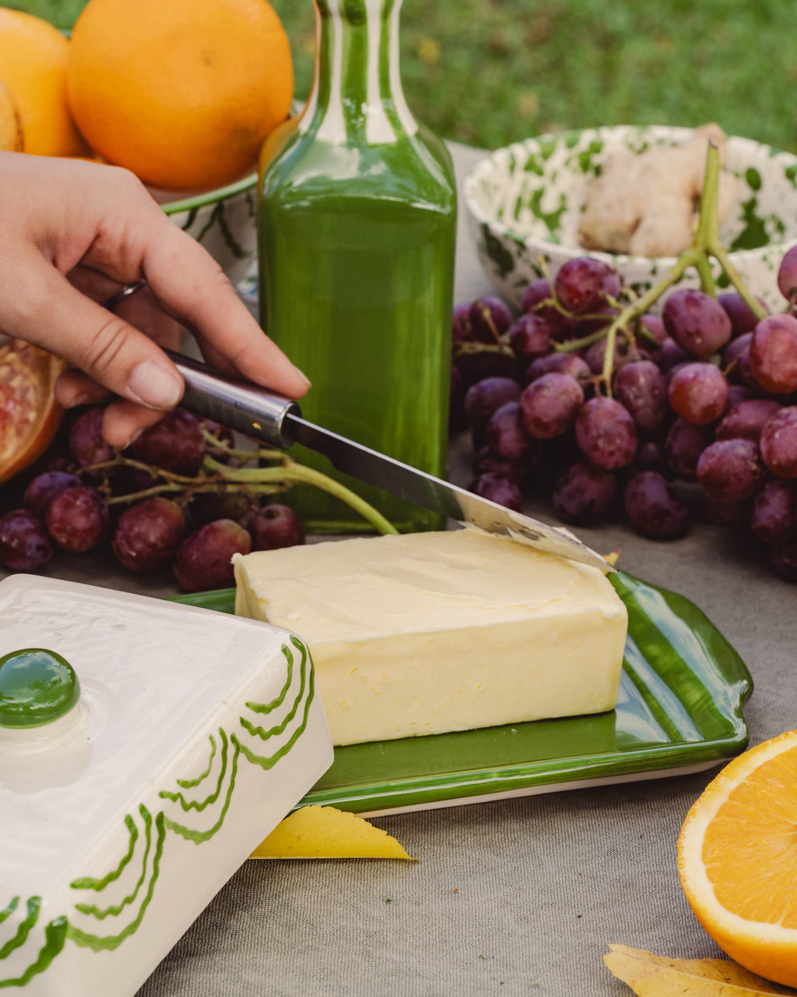 Alfar Tierra Cocida - Wholesale Butter Dish - Artisanal Ceramic Butter Dish – Green & White / ROOTS2