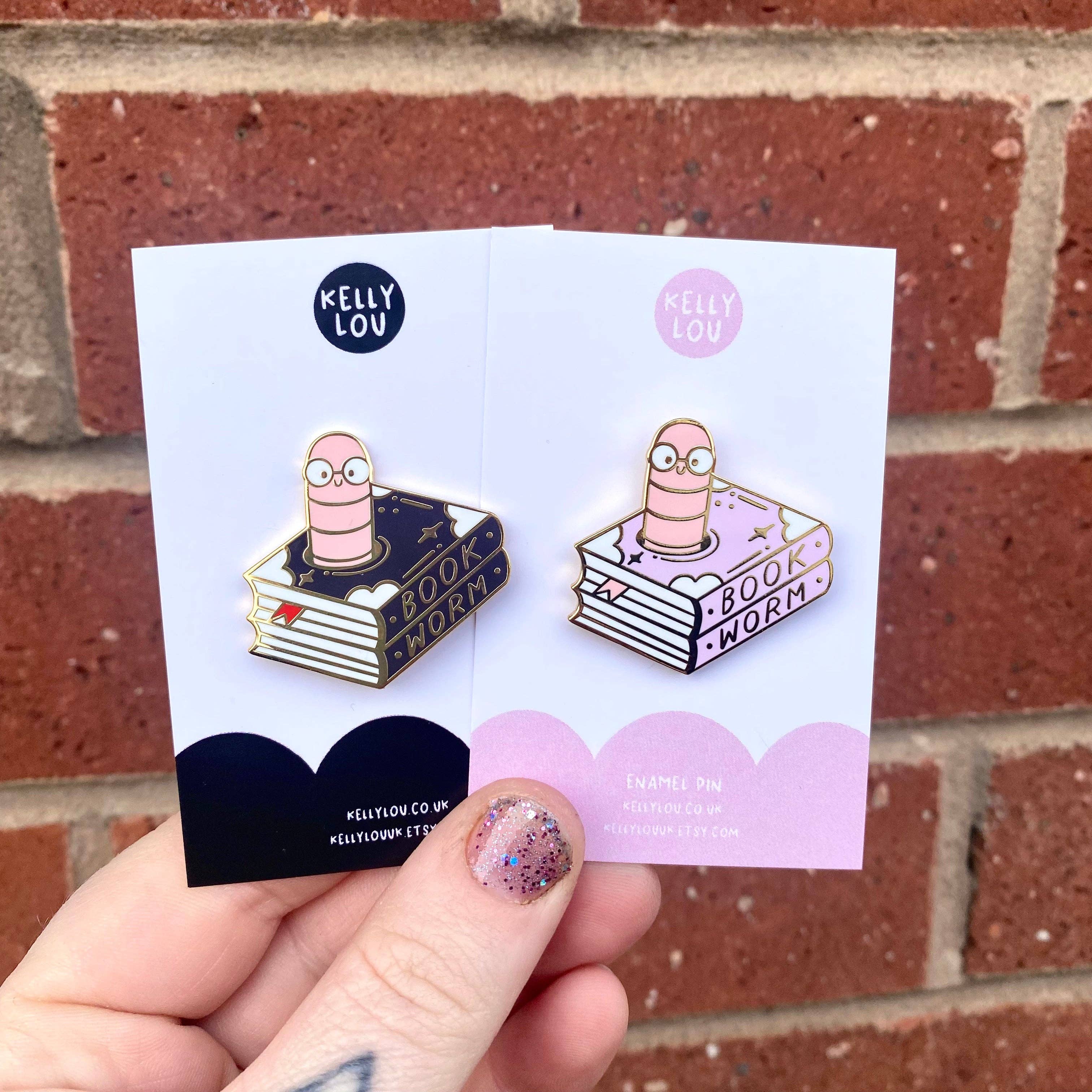 Kellylou – wholesale Lapel pin/button – Bookworm Enamel Pin