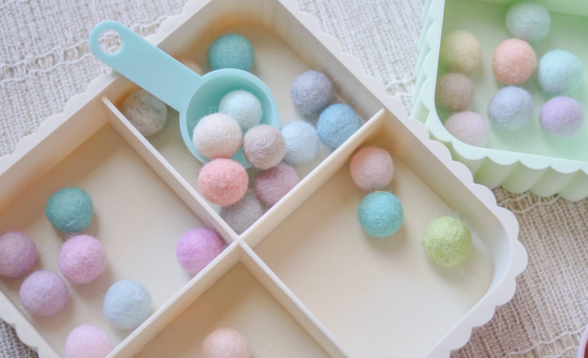 Hello Cutters - Wholesale DIY Craft Kit - Square Fluted Sensory Tray 4