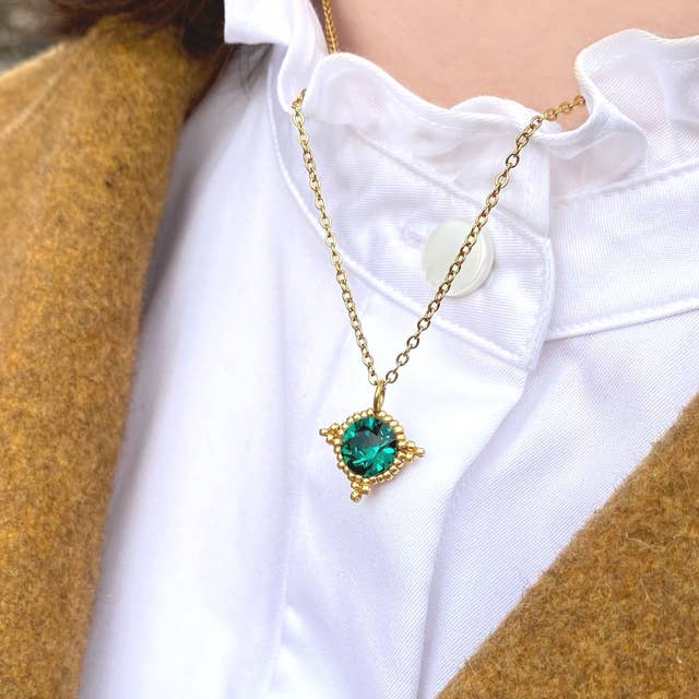 Sixtine halskæde - krystaller/japanske perler for engroshandel hos amhé