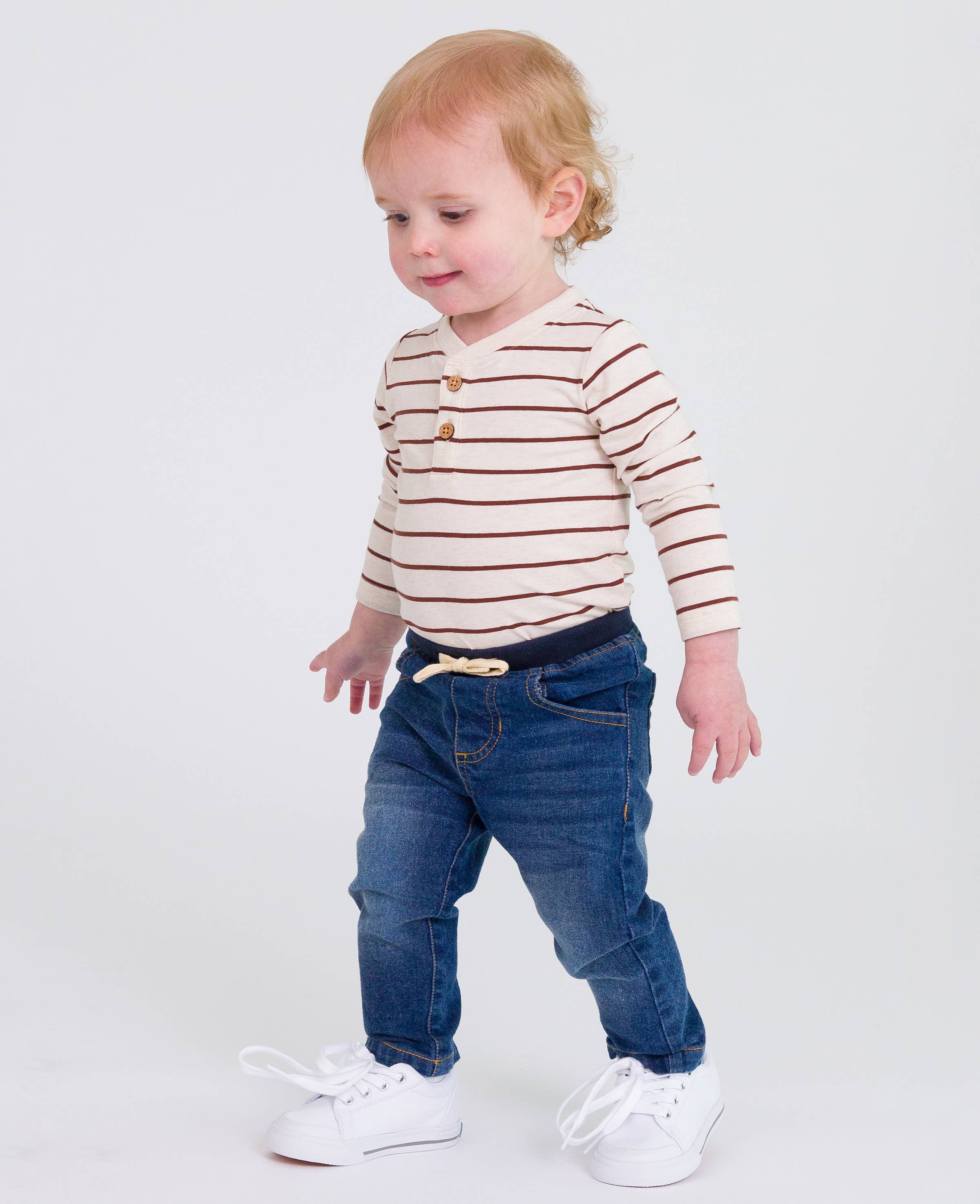 RuffleButts + RuggedButts - Vendita all'ingrosso Jeans - Bambini - Jeans elasticizzati da ragazzo in denim lavaggio medio con elastico in vita6