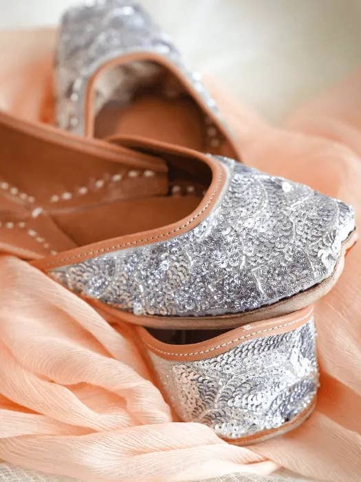 CHANDANI Moja Jutti for wholesale by Mojabella