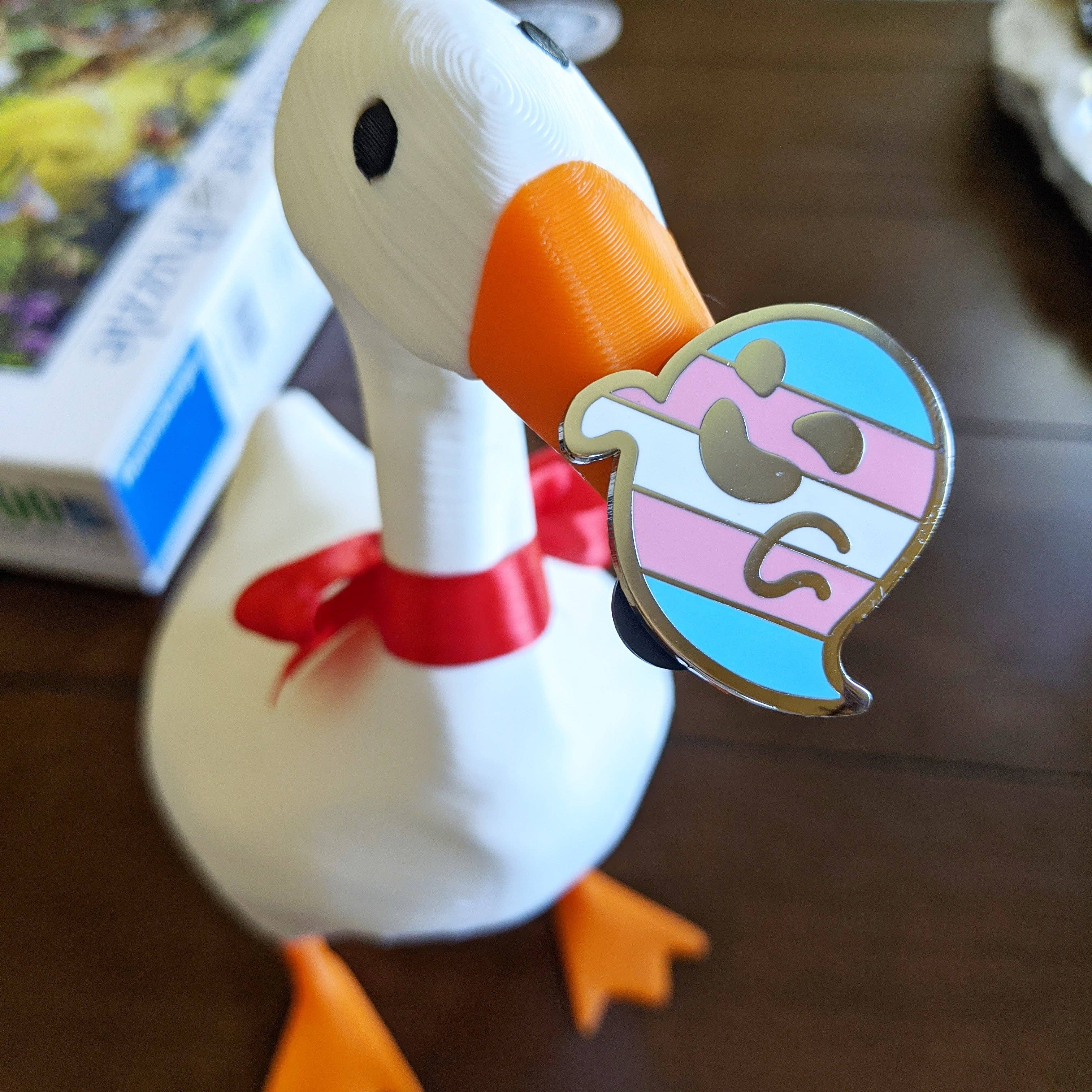 Cunning Linguist Co. – wholesale Nål och knapp för kavajslag – Transfantasm - transkönad stolthet, HBTQIA+ spöke emaljpin1