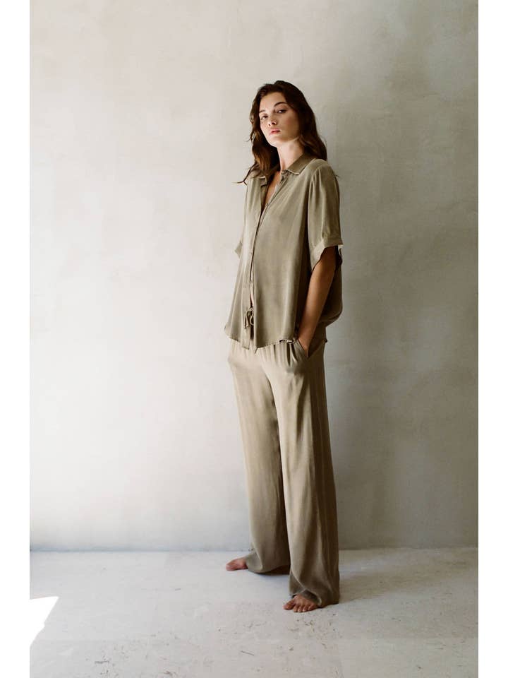 a.ren - Wholesale Button Down Shirt - Women's - AR1066 | Woven Lyocell Rayon Button Down Shirt Top6