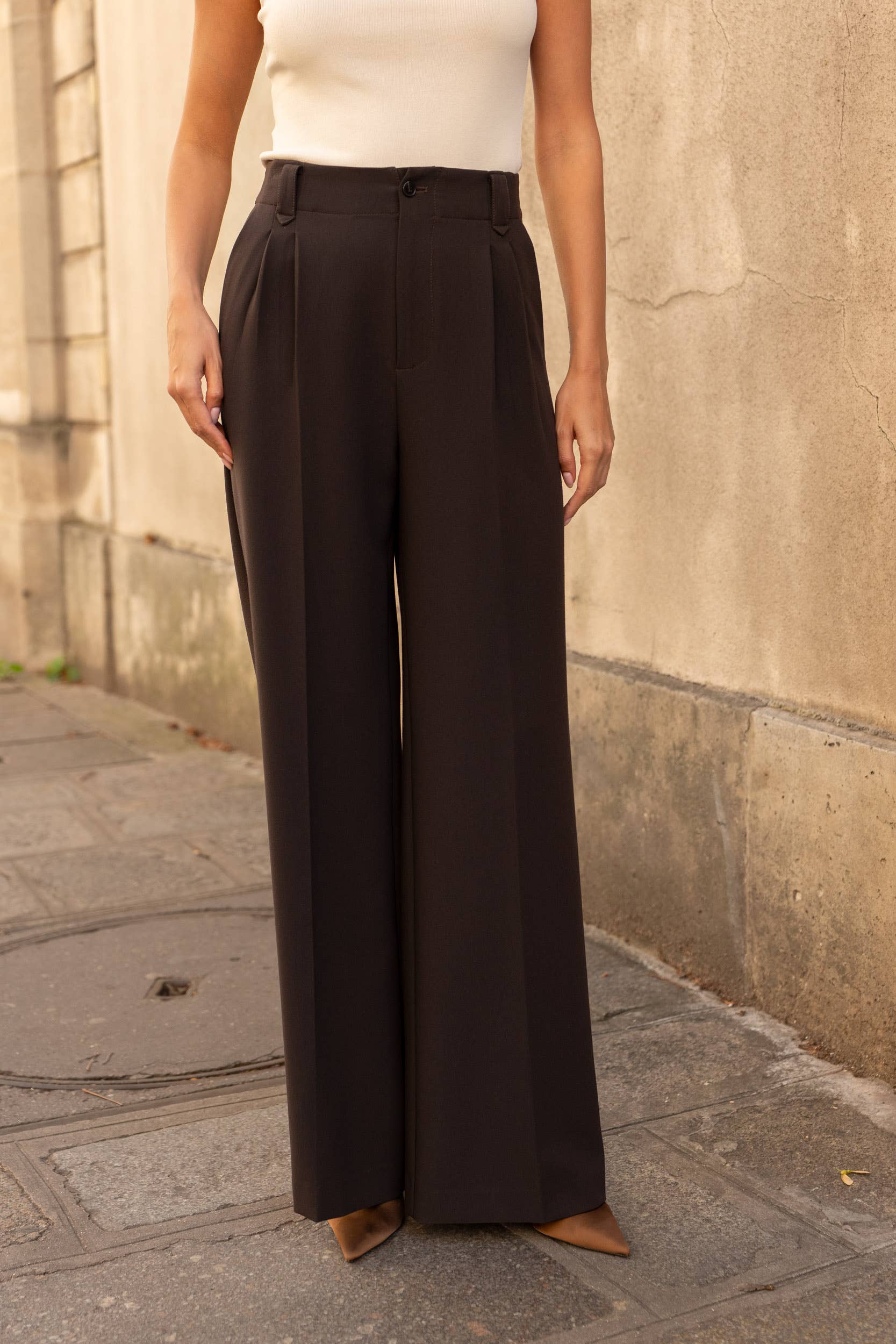 Attentif Paris – wholesale Kostymbyxor – Dam – [Aura] Vida högmidjade plisserade byxor med flytande tyg3