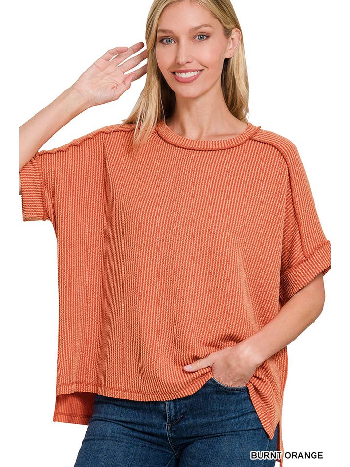 42POPS – wholesale Stickad topp - Dam – .Corded Rib Kortärmad Topp med Rå Kant43