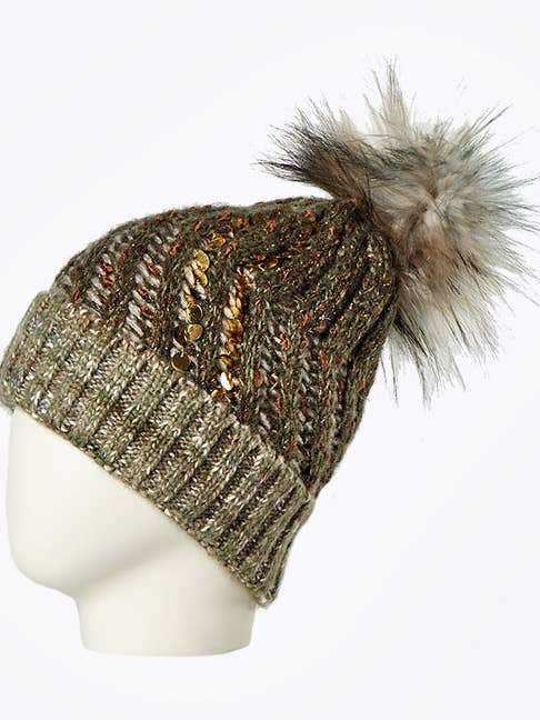 Kvindes hat med Pom Pom: Cartiere for engroshandel hos Fonem