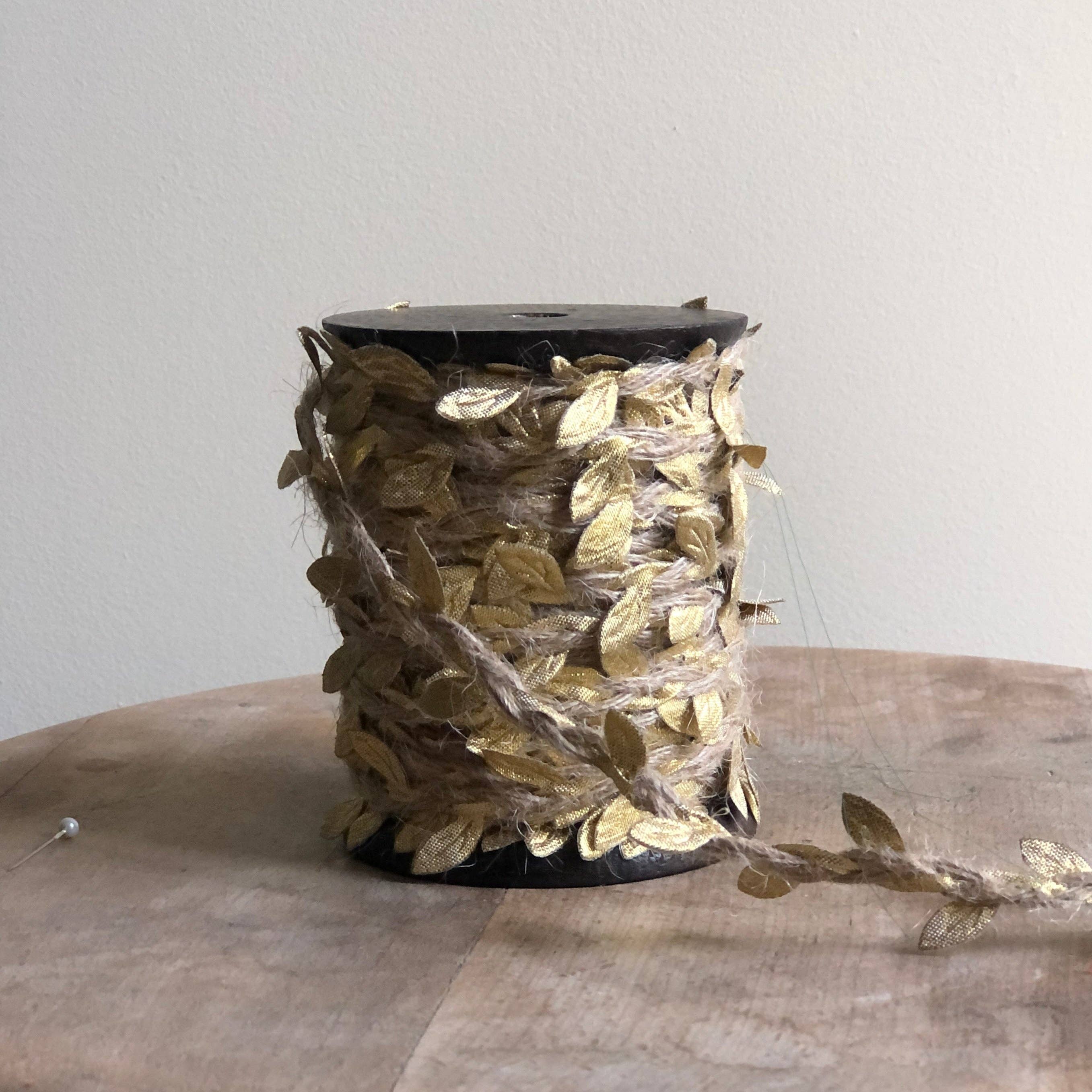 Moult – wholesale Ribbon – Gift wrapping – Gold Leaf On Jute Cord