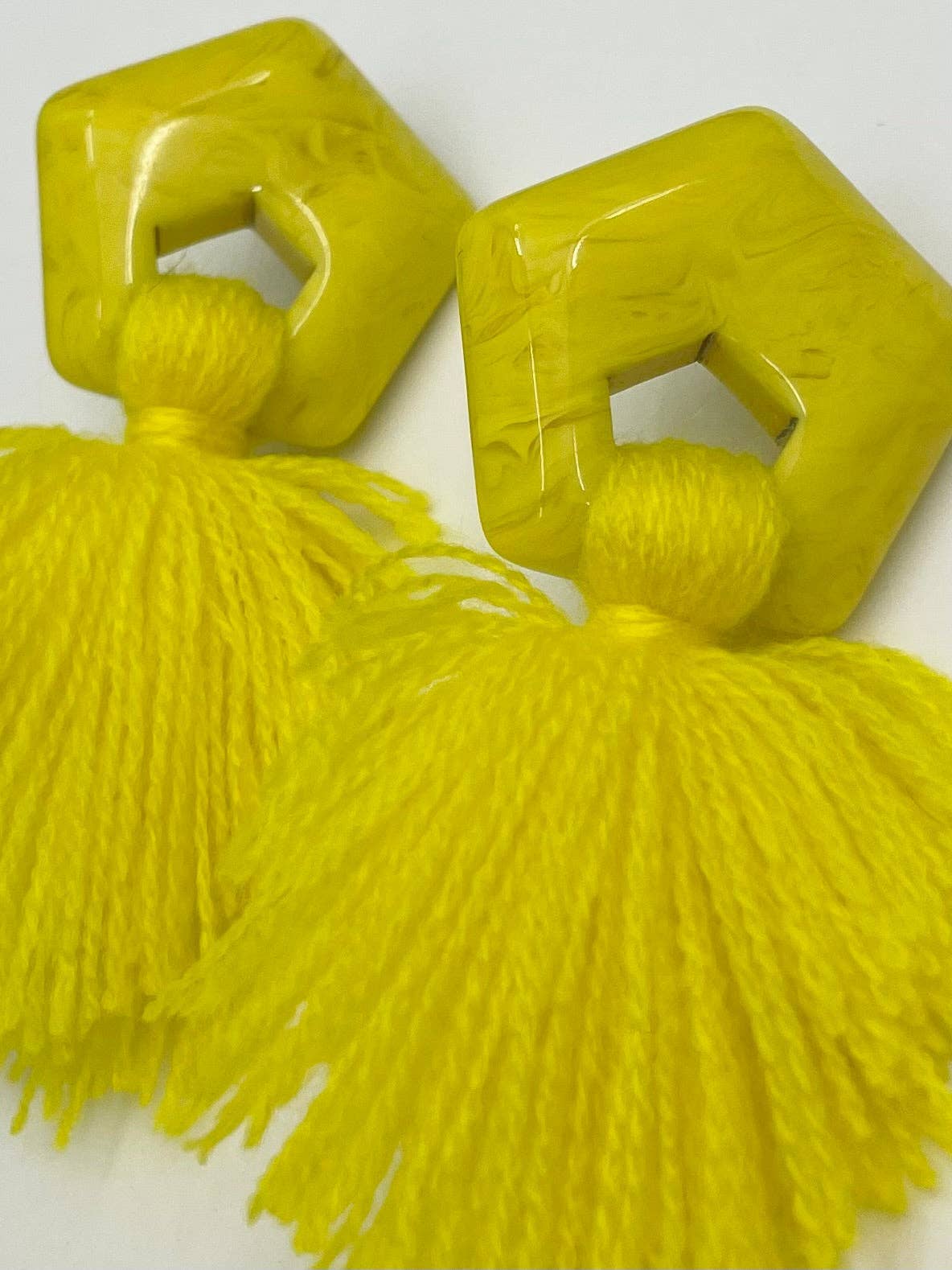 TWO FORTY TWO - Wholesale Dangle Earrings - CHIC - Hex-Fringe Stud (yellow) BER5703