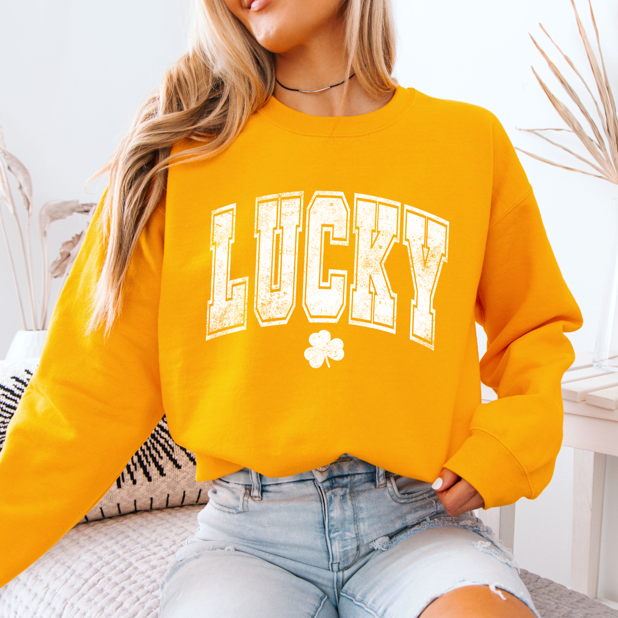 ATTA TOOD Wholesale - Wholesale Graphic Sweatshirt - Women's - Distressed Lucky shamrock women's graphic sweatshirt1