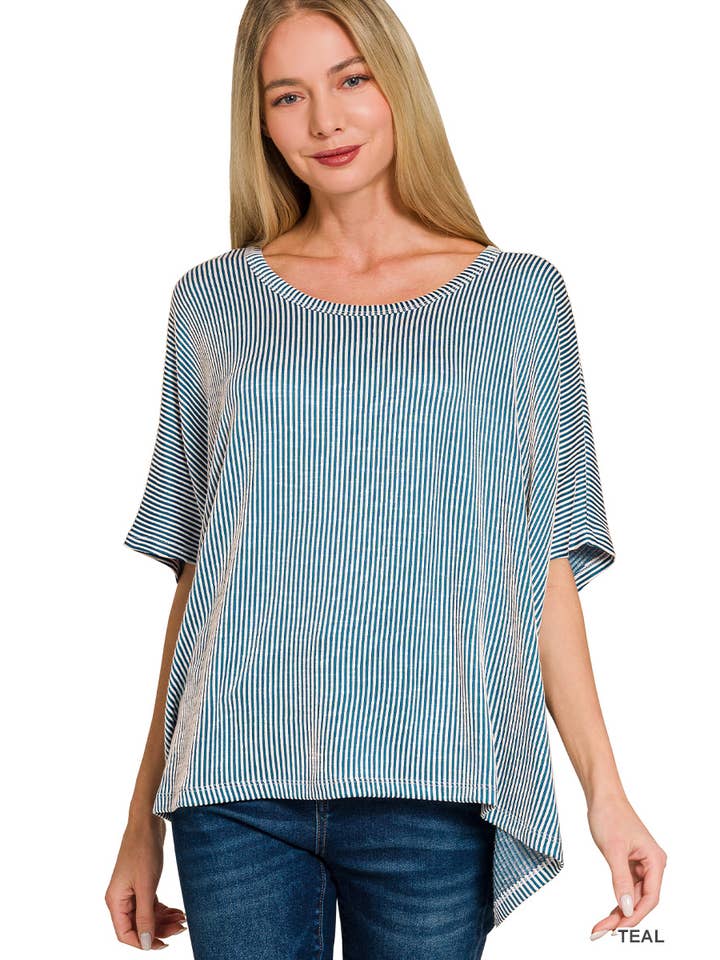 Vanilla Monkey - Wholesale Gebreide top - Dames - Oversized top met korte mouwen en geribbelde strepen2