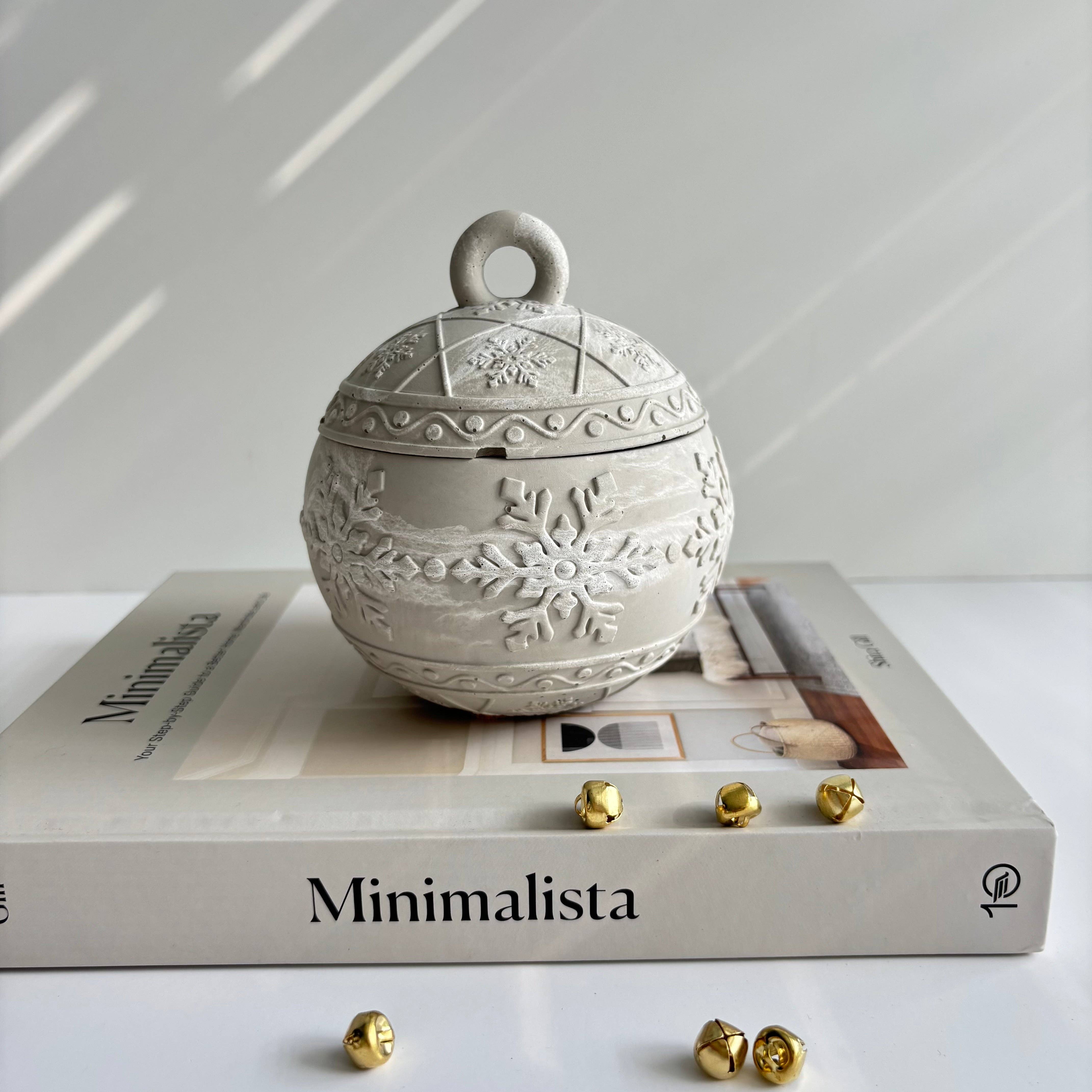 Fancy Concrete - Wholesale Jar/Filled Candle - Snowflake Bauble Candle | Coconut-Soy Wax Christmas Decor6