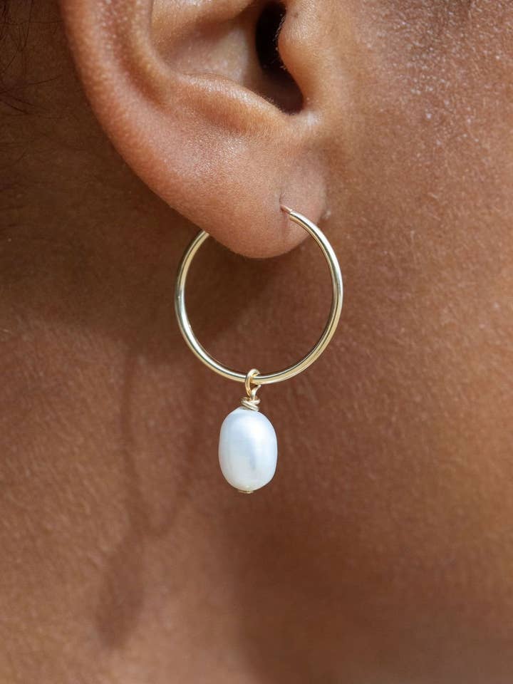 Pearl Gold Hoop-örhängen - Keilani för wholesale av Ke Aloha Jewelry