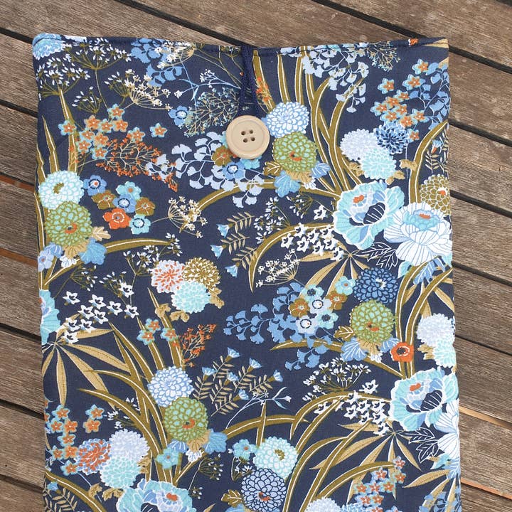 Copertina imbottita per libro fiori orientali, sfondo blu marino per la vendita all'ingrosso da parte di laubelgo