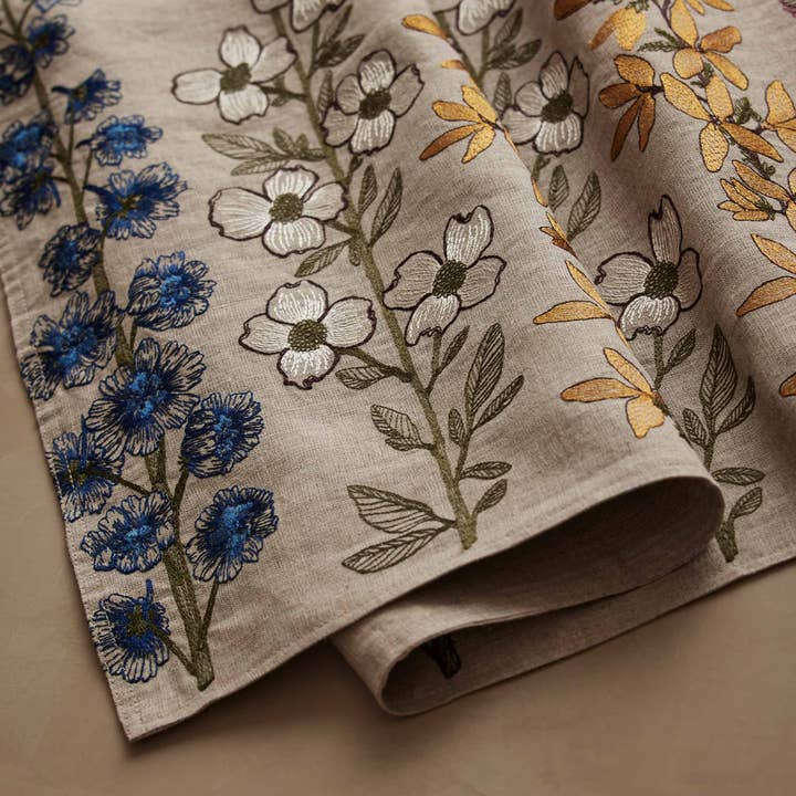 Coral & Tusk - Wholesale Table Runner - Spring Stems Table Runner2