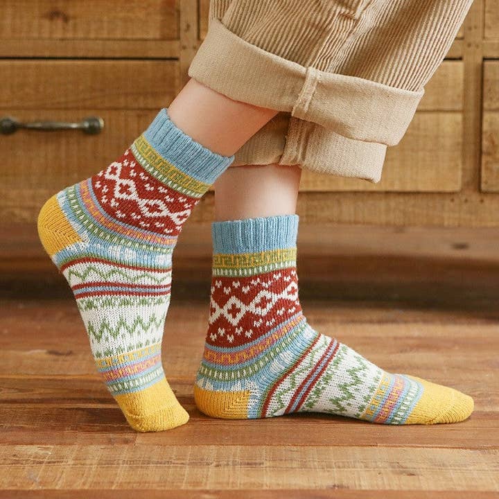 Bunte bedruckte warme Damensocken für den Großhandel von Plush Looks