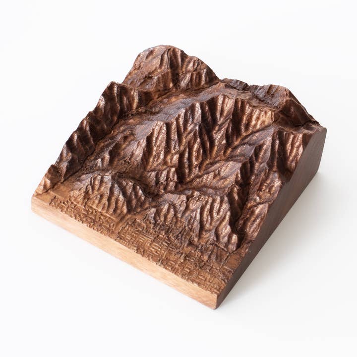 Cucamonga Peak - miniatura de madeira com trilhos para caminhadas por atacado de Mountain Miniature, LLC