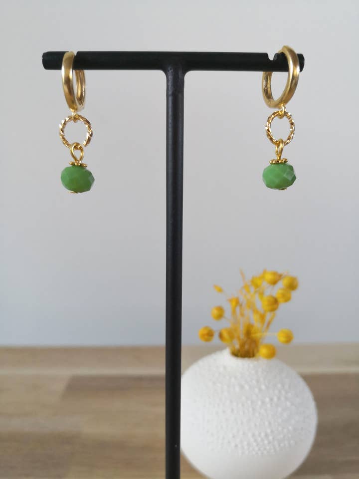 FINE øreringe, guld mini hoop øreringe - Grøn for engroshandel hos Un Amour de Bibi