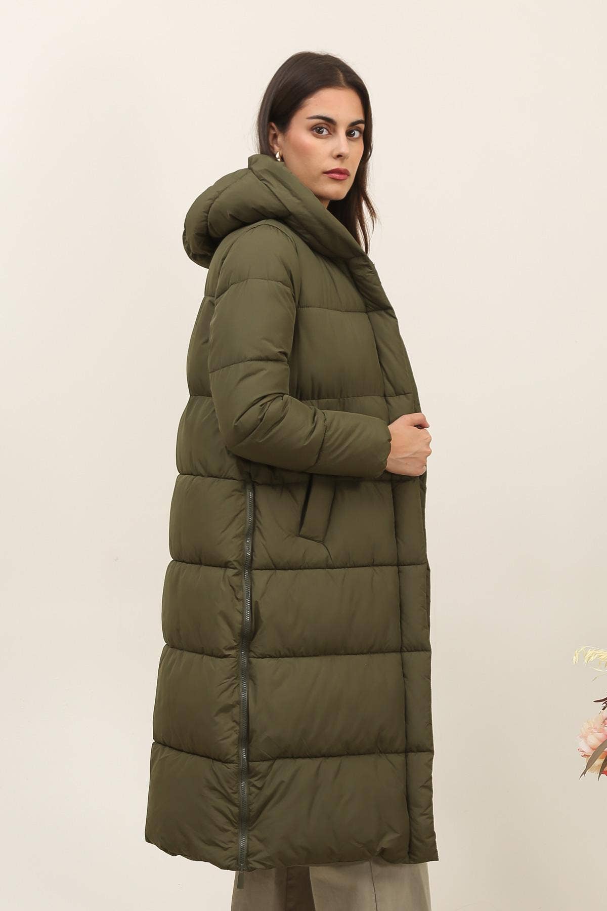 Attrait Paris - Wholesale Puffer Jacket - Women's - Long quilted down jacket with hood13