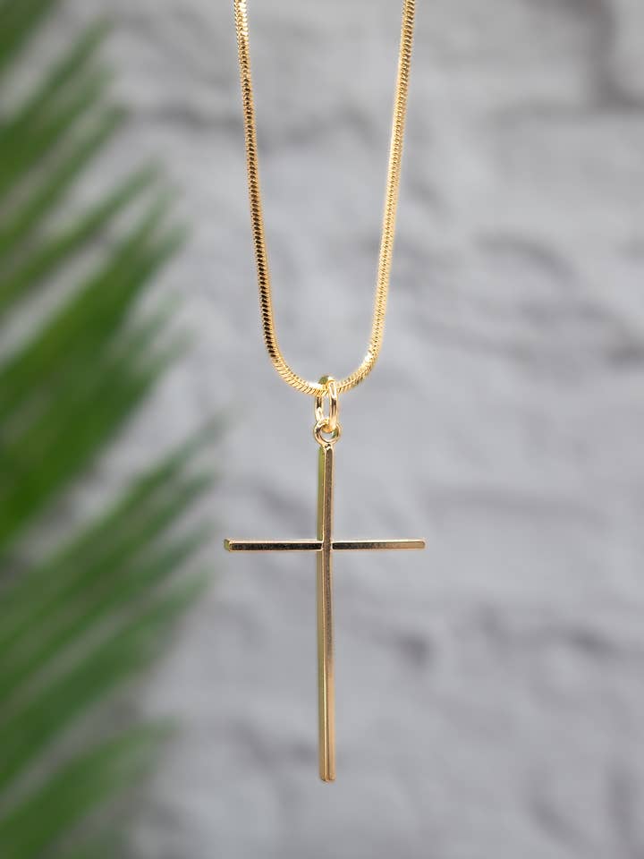 Collier Croix Slim en Or pour la vente par Eden Merry Jewelry by James Lawrence
