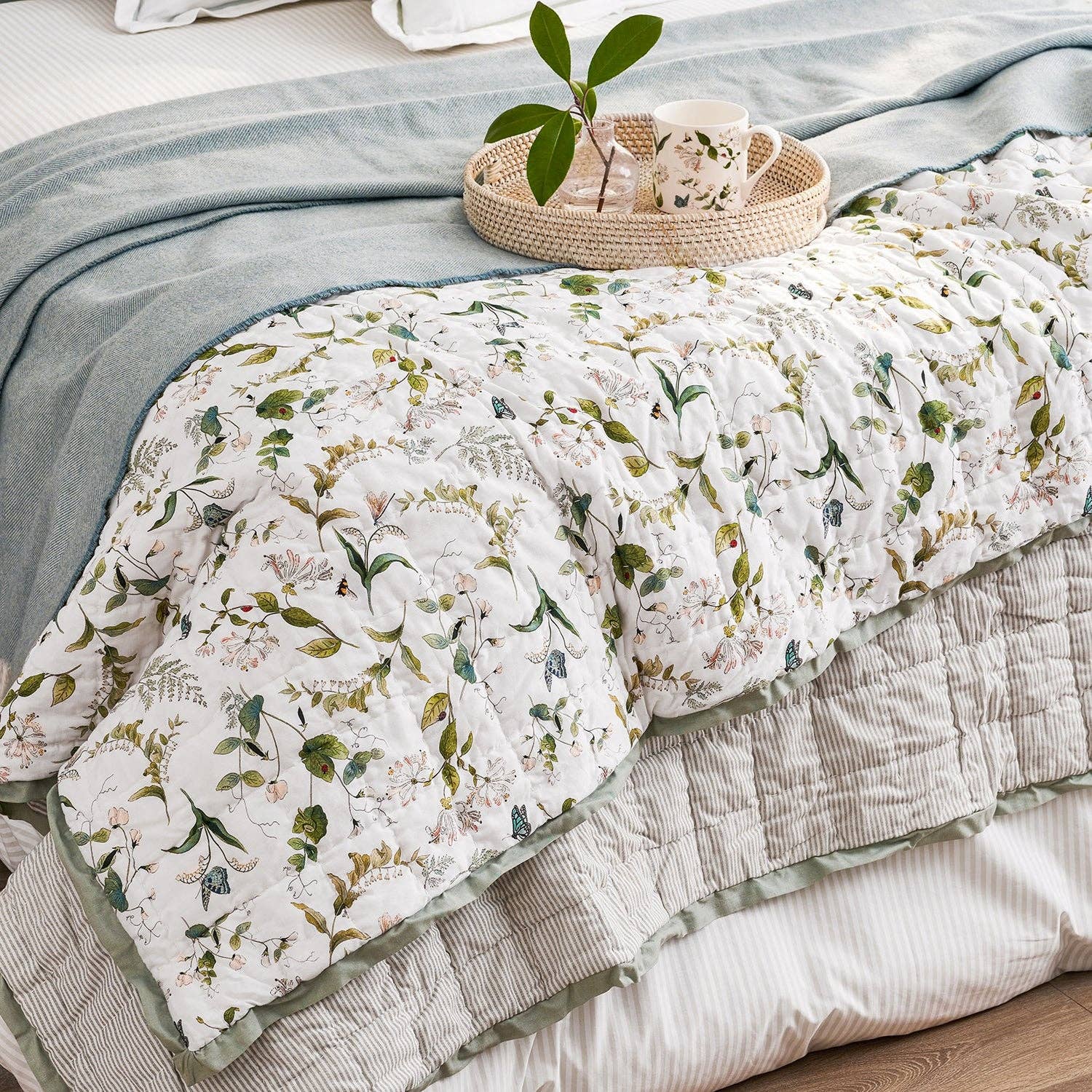 Sophie Allport - Vente Plaids - Jeté matelassé à motif floral sauvage0