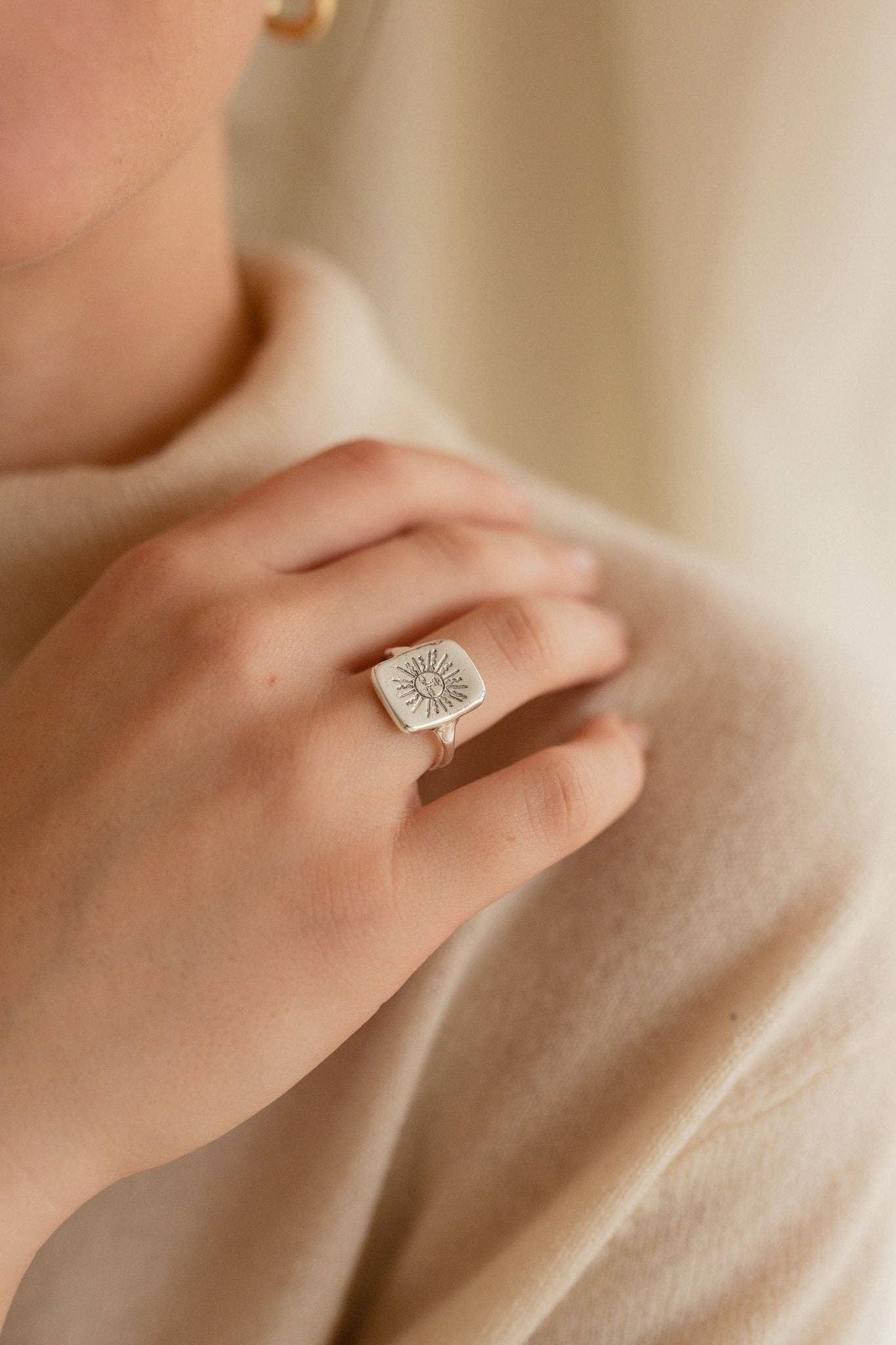 Dea Dia – wholesale Cocktail/Statement Ring – Sol Tarot Ring - Silver4