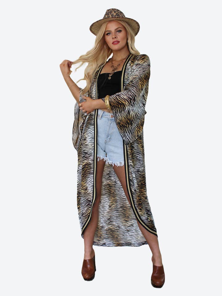 Kimono Tigre Métallique Doré pour la vente par Meet Me in Miami