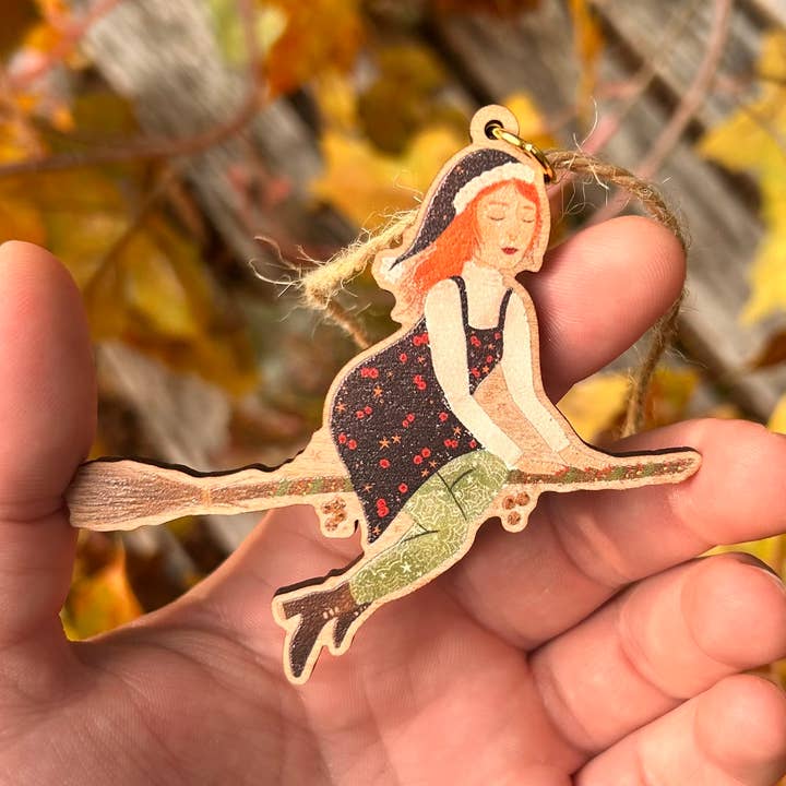 Décoration de sorcière de Noël en bois pour la vente par Glitter and Toadstools