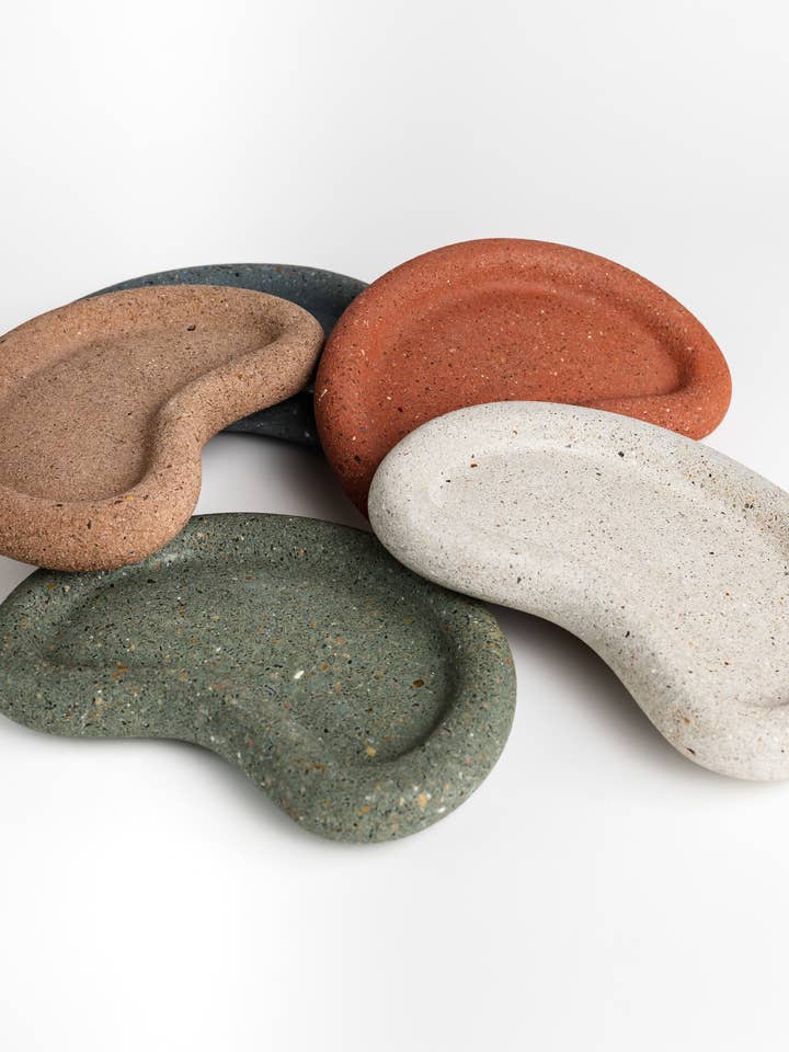 CONCRETE HALF MOON TRAY for wholesale by NATURAL BY HAGELSIEB