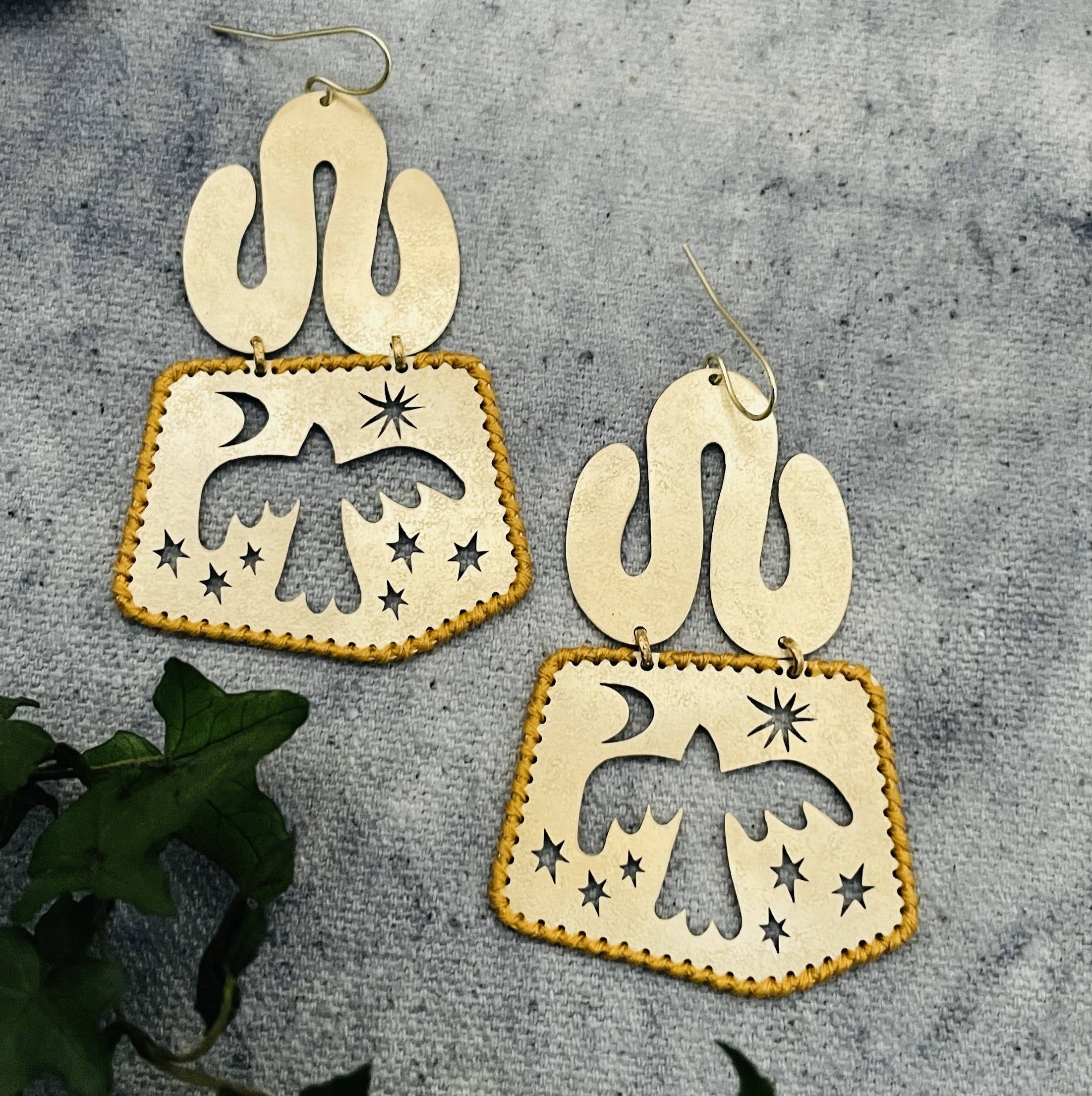 Gulushu – wholesale Hängande örhängen – Mässingsörhängen, Bohemiska Samtida Handgjorda Smycken4