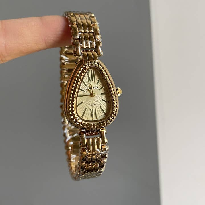 Dipped Shop - Wholesale Wrist Watch - Women's - Elegant Gold Tone Stainless Steel Wrist Watch DP25D4492